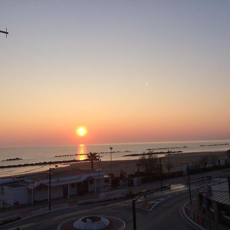 Apartament Sunrise Beach House - Sea View Montesilvano Marina Zewnętrze zdjęcie